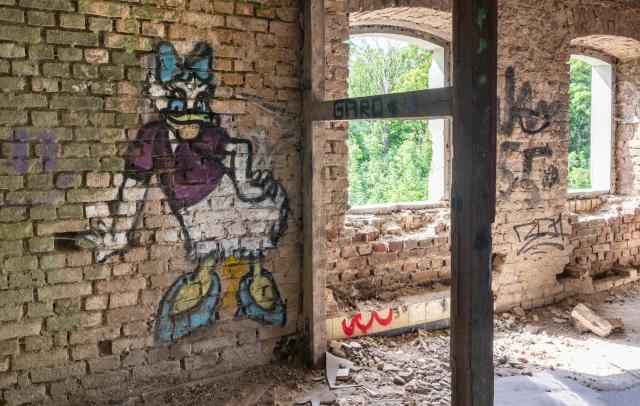 Daisy Duck als Graffiti im Herrenhaus Oppenheim am Fühlinger See in Köln