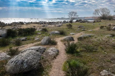 Auf dem Küstenweg zwischen Svaneke nach Snogebæk