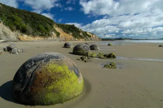 Die Moeraki Boulders am Boulders Beach