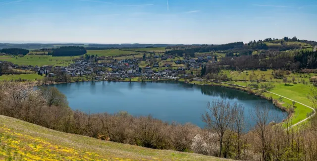 Am Schlakenmehrener Maar