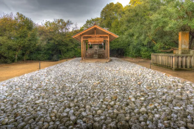 The Go´o Shrine by Hiroshi Sugimoto