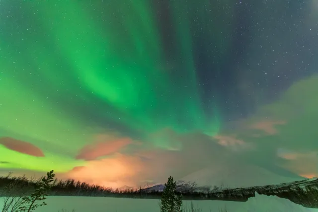 Polarlichter in den Lyngenfjorder Alpen am 70sten Breitengrad