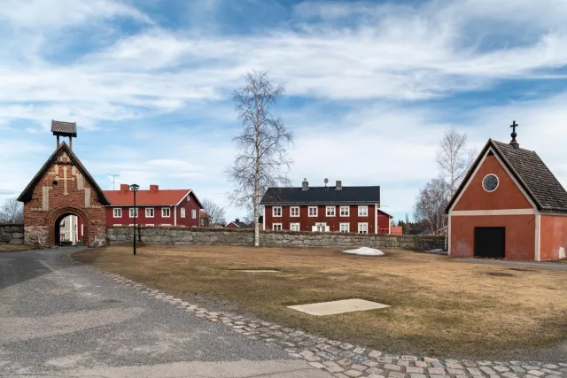 Eindrücke aus dem Kirchendorf rund um die Steinkirche