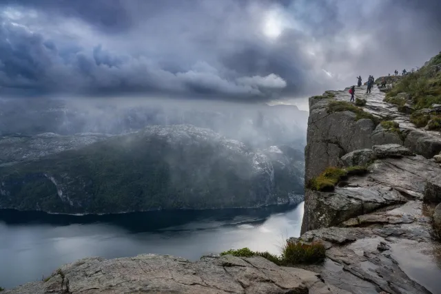 The 600 meter high cliff of Preikestolen