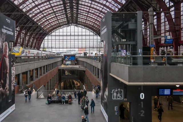 The platforms on three floors